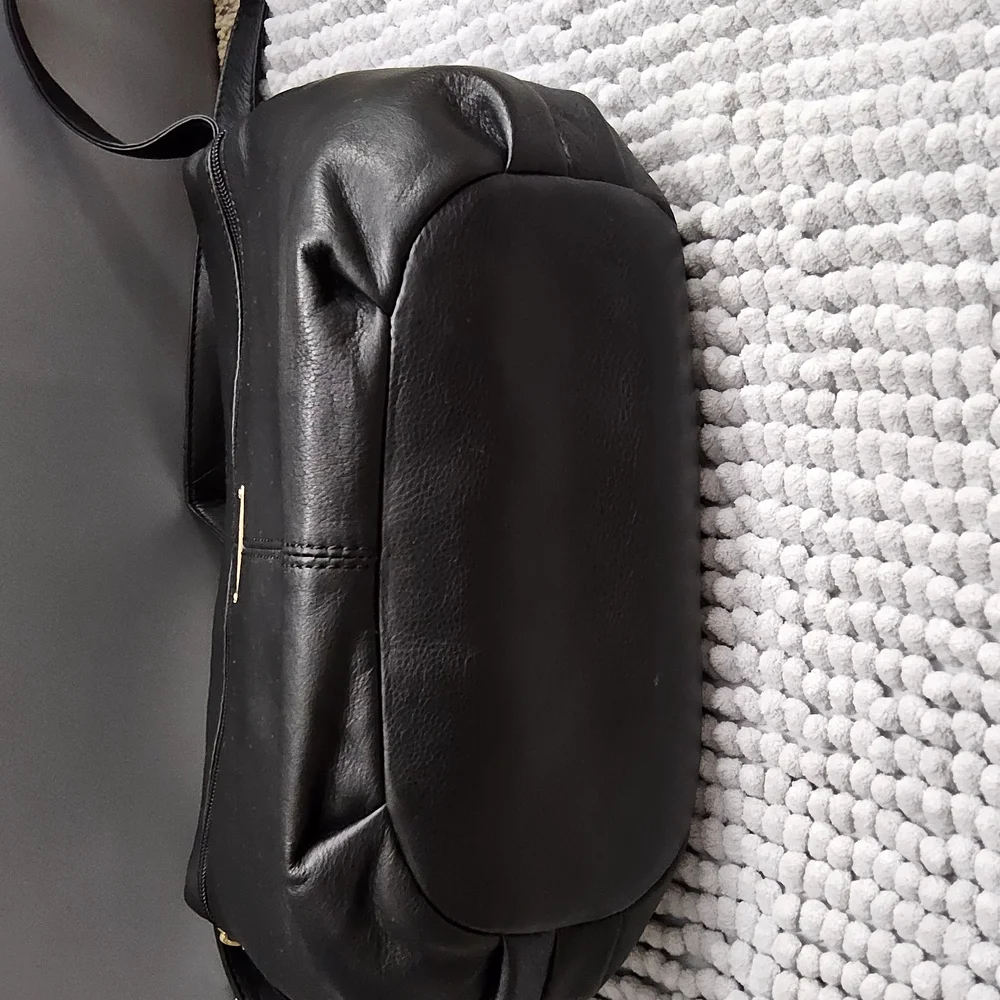 New Stone Mountain Hampton Multi Compartment black Hobo Bag